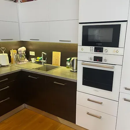 Апартаменты Stunning Garden Flat On The Hills Next To Old Town *