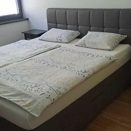 Апартаменты Stunning Garden Flat On The Hills Next To Old Town *