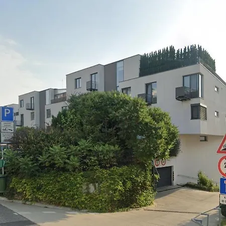 Stunning Garden Flat On The Hills Next To Old Town Братислава